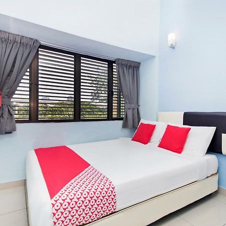 Oyo 220 Hotel Sri Maluri Kuala Lumpur Esterno foto