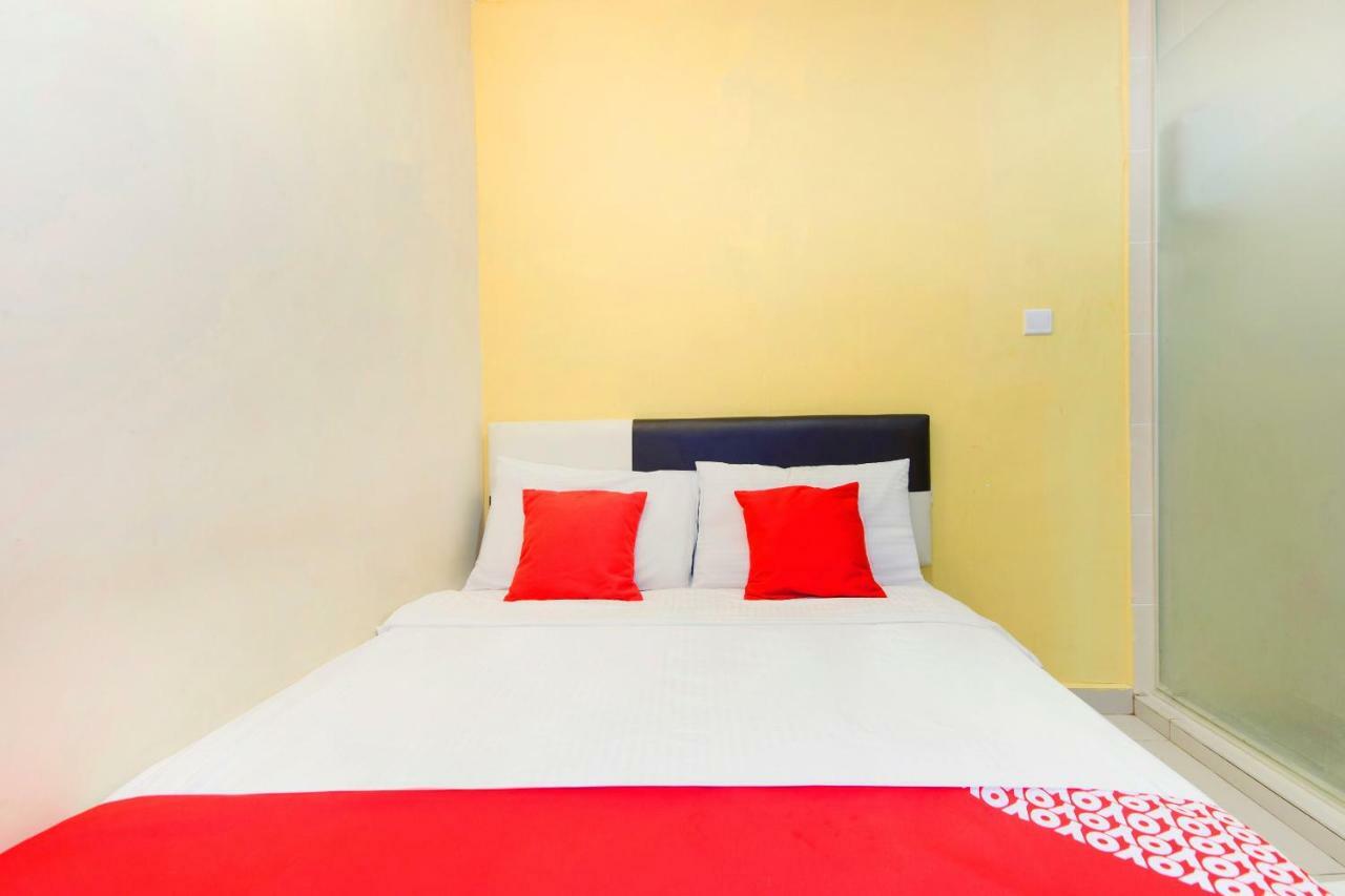 Oyo 220 Hotel Sri Maluri Kuala Lumpur Esterno foto