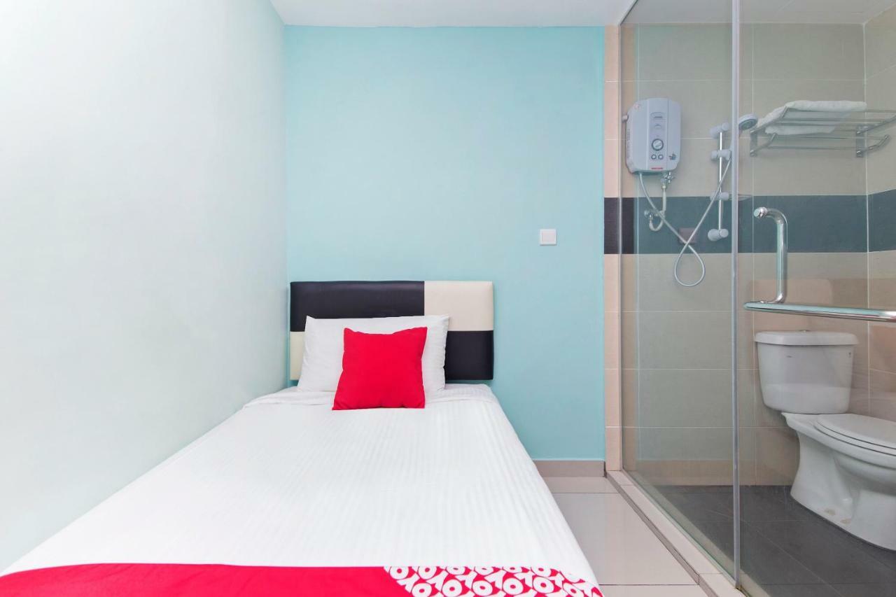 Oyo 220 Hotel Sri Maluri Kuala Lumpur Esterno foto