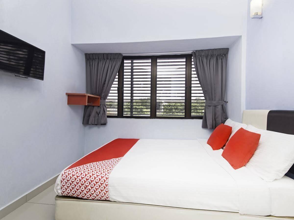 Oyo 220 Hotel Sri Maluri Kuala Lumpur Esterno foto